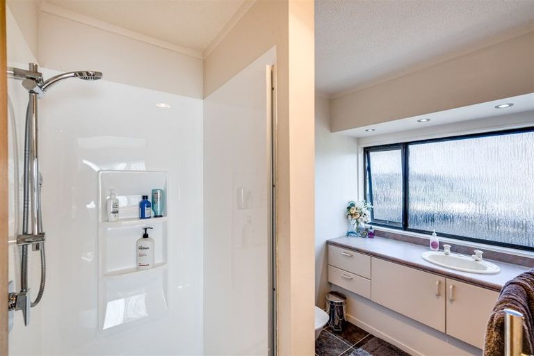 Photo of property in 2 Yeo Place, Taradale, Napier, 4112