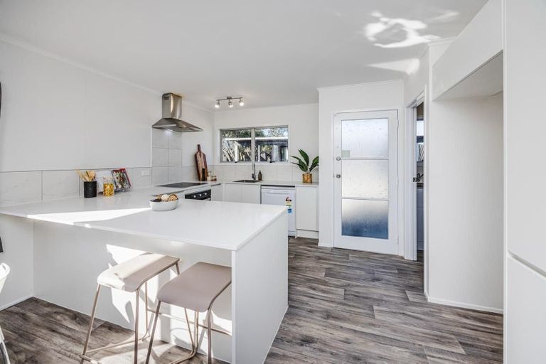 Photo of property in 52 Zelda Avenue, Clover Park, Auckland, 2023