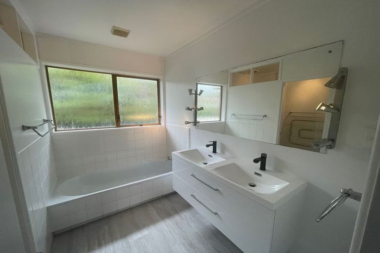 Photo of property in 46 Galsworthy Place, Bucklands Beach, Auckland, 2014