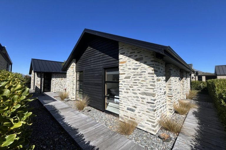 Photo of property in 10 Arran Lane, Jacks Point, Queenstown, 9371