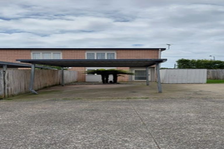 Photo of property in 10 Rosandich Drive, Sunnyvale, Auckland, 0612