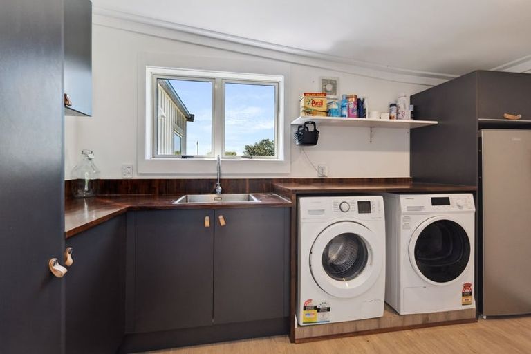 Photo of property in 5 Wynyard Street, Normanby, Hawera, 4614