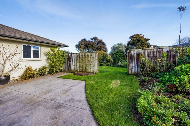 Photo of property in 15 Anderson Way, Highlands Park, New Plymouth, 4312