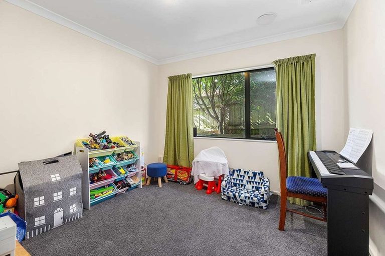 Photo of property in 115 Moorefield Road, Johnsonville, Wellington, 6037