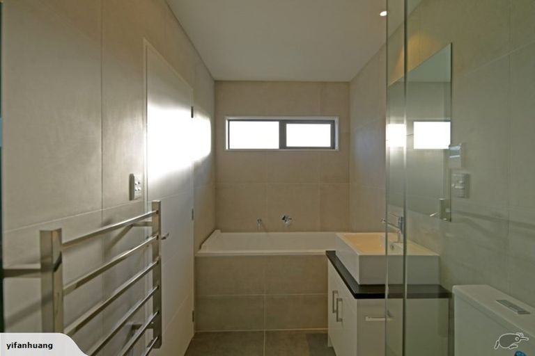 Photo of property in 29 Meritage Lane, Te Atatu South, Auckland, 0610