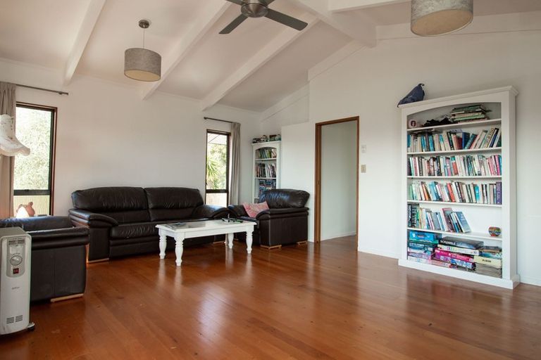 Photo of property in 18 Margaret Drive, Omokoroa, 3114