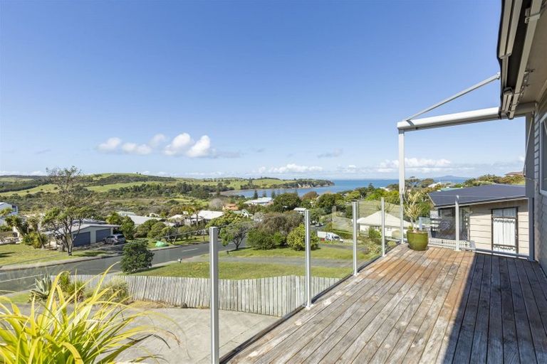 Photo of property in 9 Everard Avenue, Army Bay, Whangaparaoa, 0930