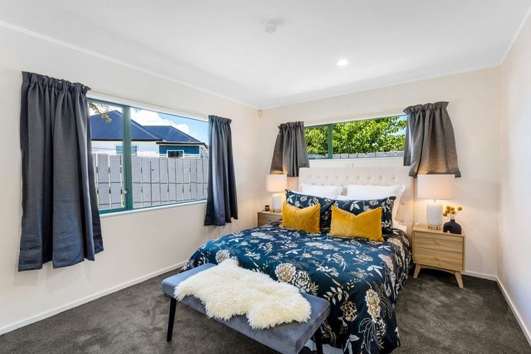 Photo of property in 2/3 Dover Road, Wainuiomata, Lower Hutt, 5014