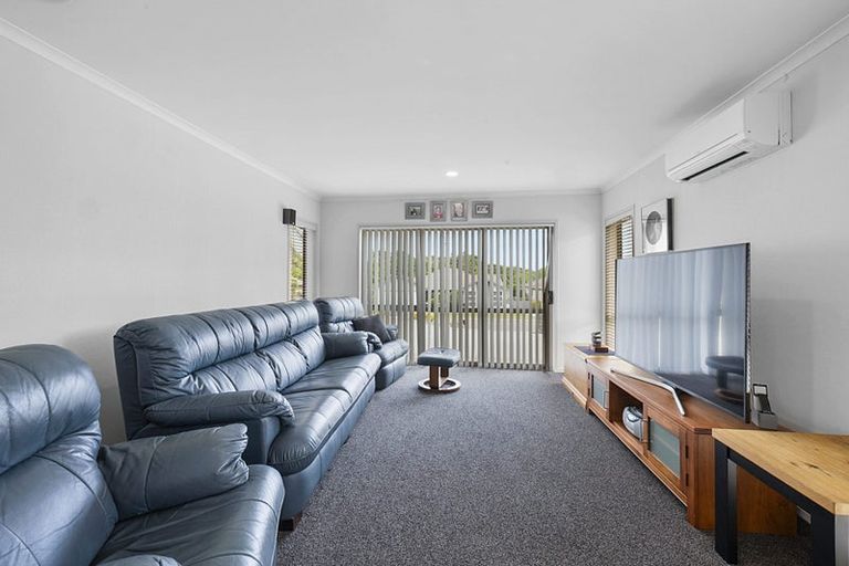 Photo of property in 27 Redwood Crescent, Hurdon, New Plymouth, 4310