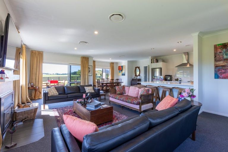 Photo of property in 11 Adelaide Road, Dannevirke, 4978