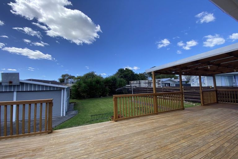 Photo of property in 6 Carbery Place, Manurewa, Auckland, 2102