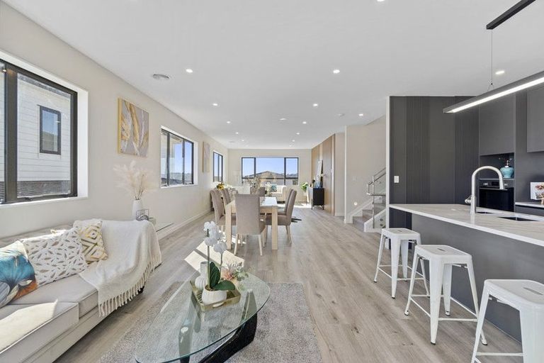 Photo of property in 14 Glann Lane, Flat Bush, 2019