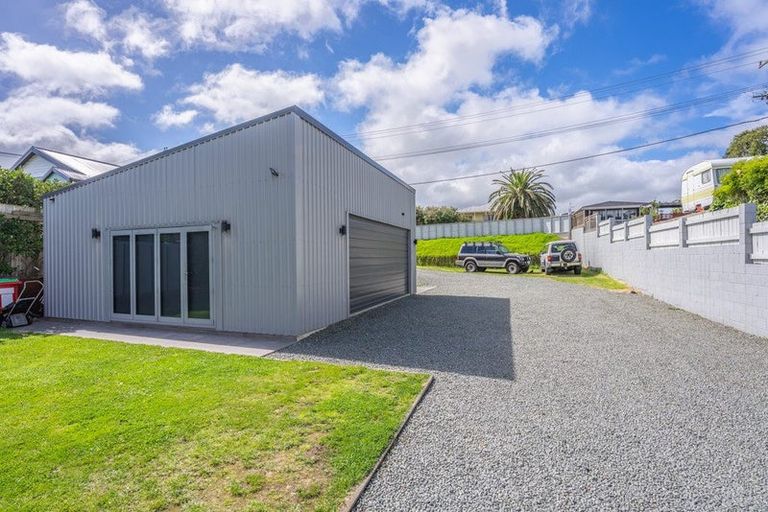Photo of property in 116 Seaview Road, Paraparaumu Beach, Paraparaumu, 5032