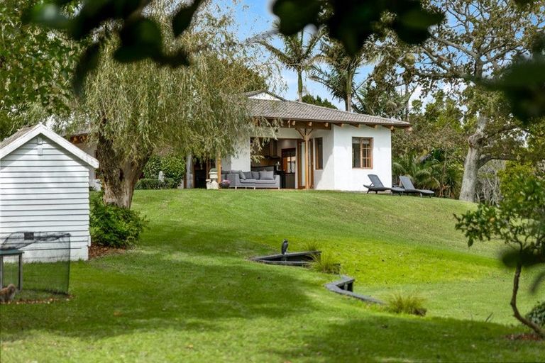 Photo of property in 10 Trig Road, West Harbour, Auckland, 0618