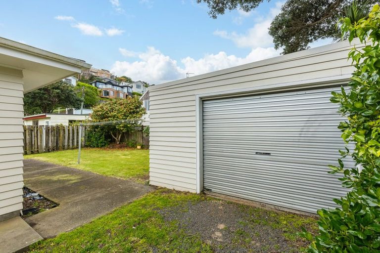 Photo of property in 2/6 Cluny Road, Plimmerton, Porirua, 5026