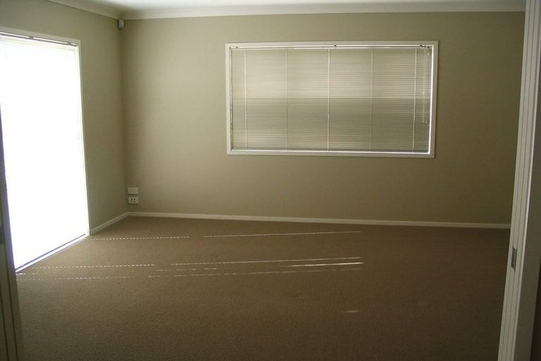 Photo of property in 4 Heidi Crescent, Flat Bush, Auckland, 2016