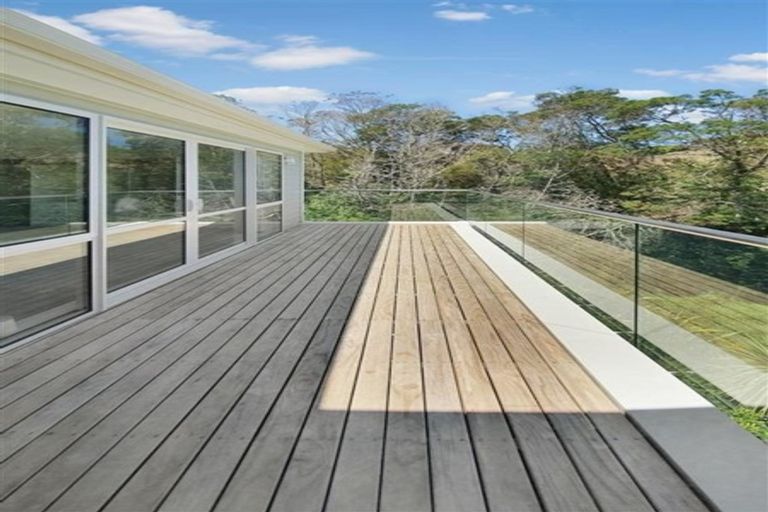 Photo of property in 9 Moko Lane, Greenhithe, Auckland, 0632