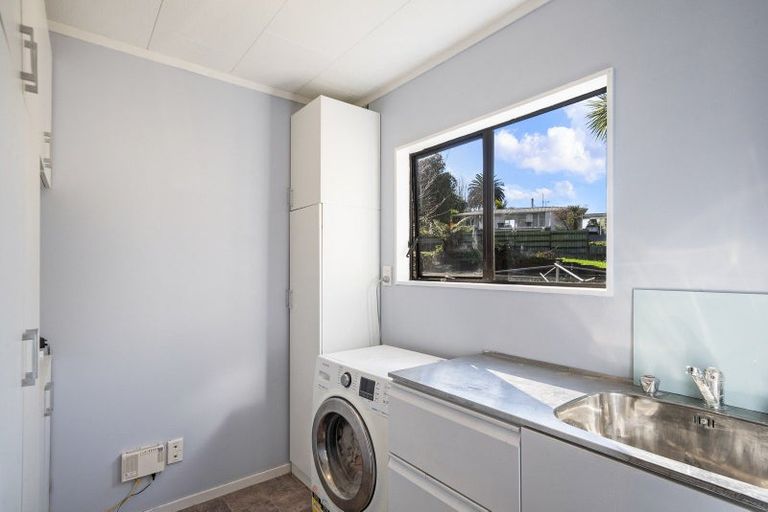 Photo of property in 6 Kawiu Road, Levin, 5510