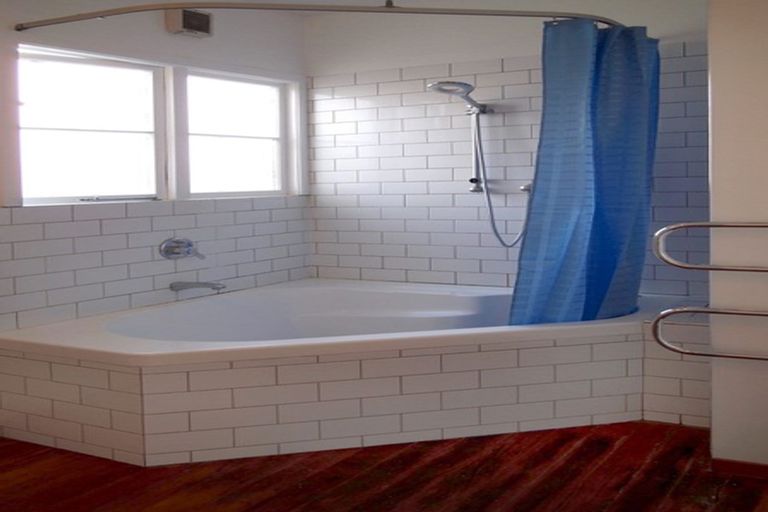 Photo of property in 1060 Great North Road, Point Chevalier, Auckland, 1022