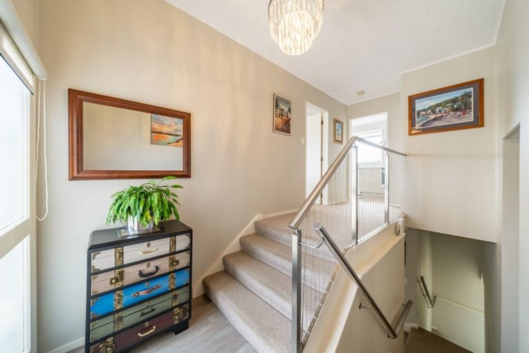 Photo of property in 6 Langwell Place, Papakowhai, Porirua, 5024