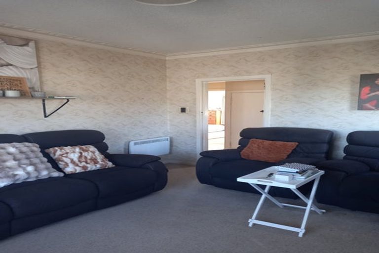 Photo of property in 1/44 View Road, Henderson, Auckland, 0612