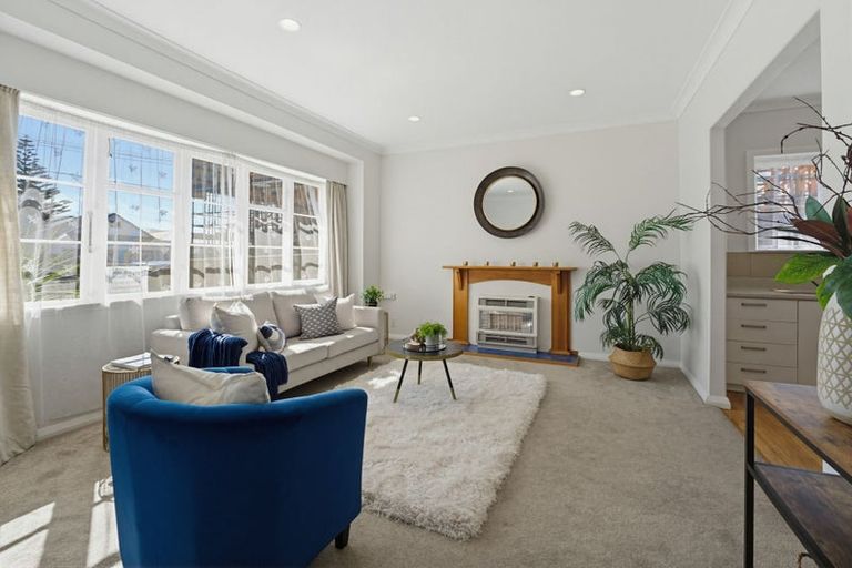 Photo of property in 15 Godley Street, Waterloo, Lower Hutt, 5011