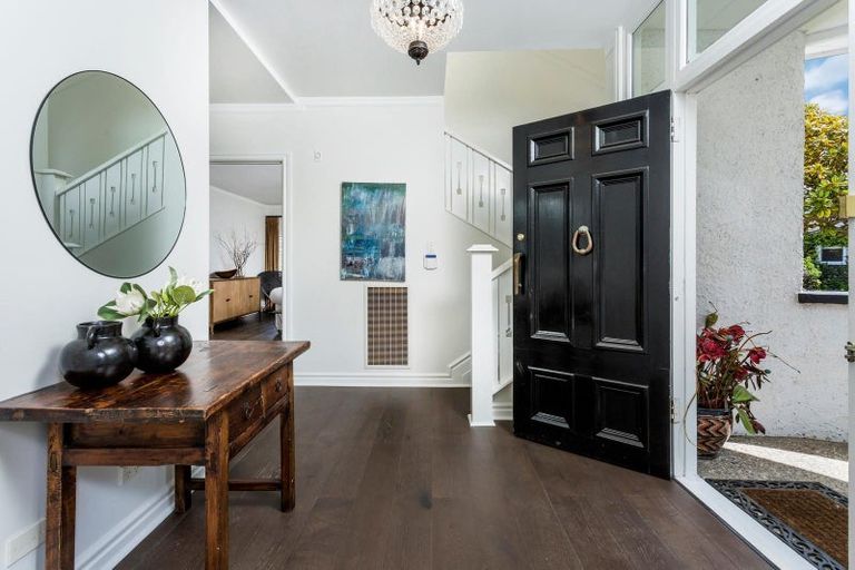 Photo of property in 1 Ascot Avenue, Narrow Neck, Auckland, 0624