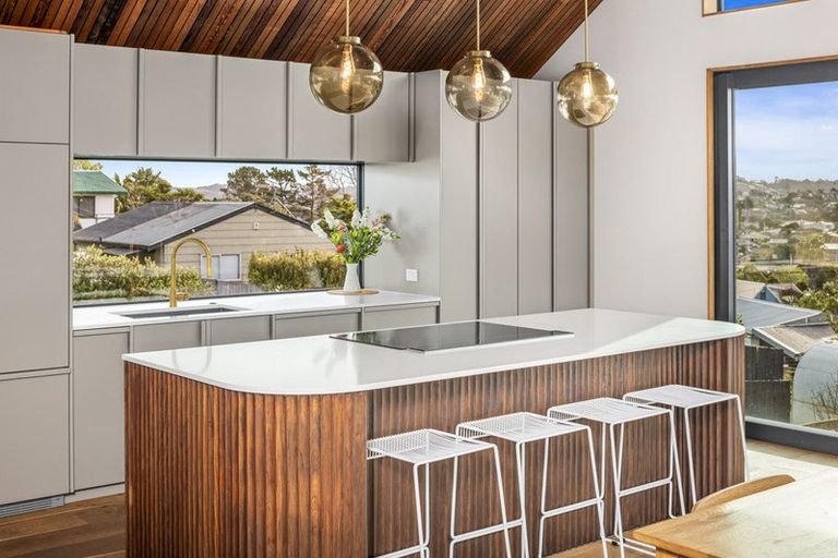 Photo of property in 50 Tiri Road, Manly, Whangaparaoa, 0930