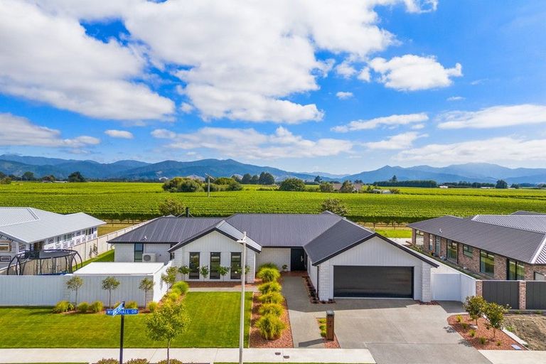 Photo of property in 28 Whitehall Drive, Springlands, Blenheim, 7201