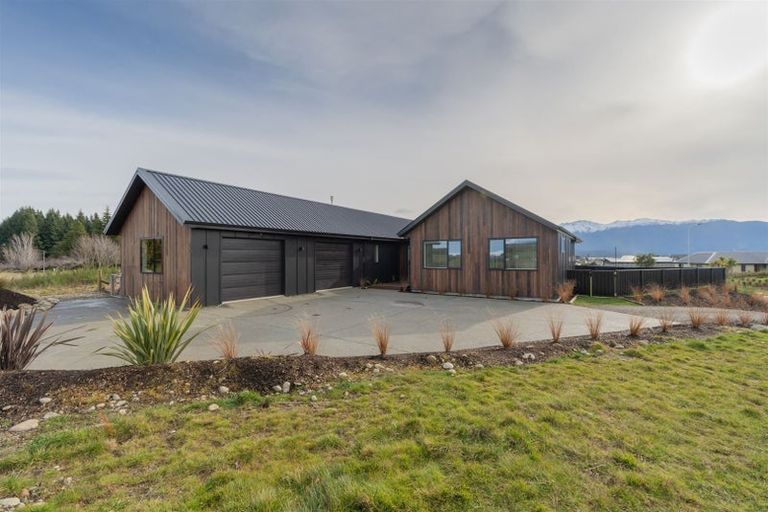 Photo of property in 6 Ralph Moir Drive, Te Anau, 9679