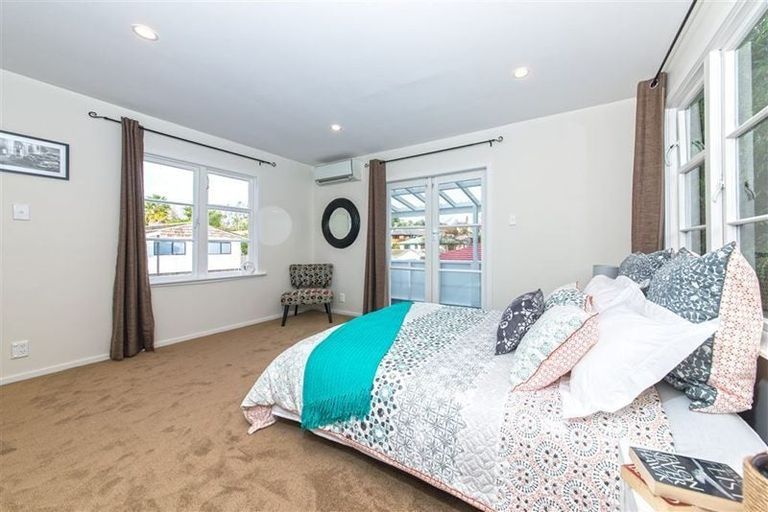 Photo of property in 53b Woodglen Road, Glen Eden, Auckland, 0602