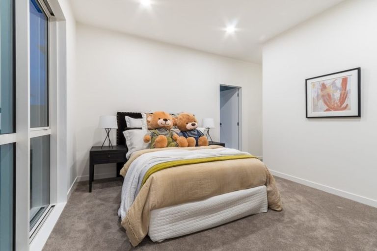 Photo of property in 25 Toanui Road, Hobsonville, Auckland, 0616