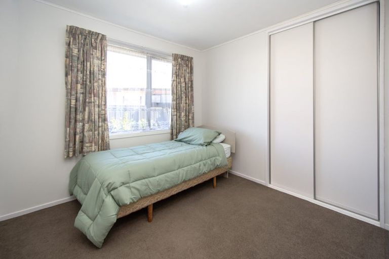 Photo of property in 20 Leonie Place, Aranui, Christchurch, 8061