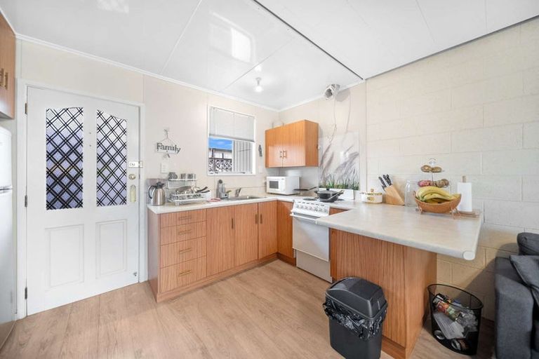 Photo of property in 15 Burnby Place, Te Anau, 9679