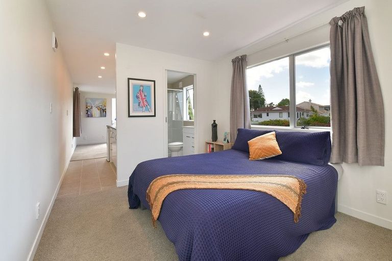 Photo of property in 112a Pacific Parade, Army Bay, Whangaparaoa, 0930