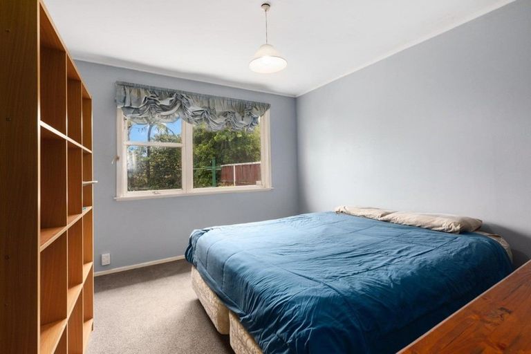 Photo of property in 57 Raroa Terrace, Tawa, Wellington, 5028