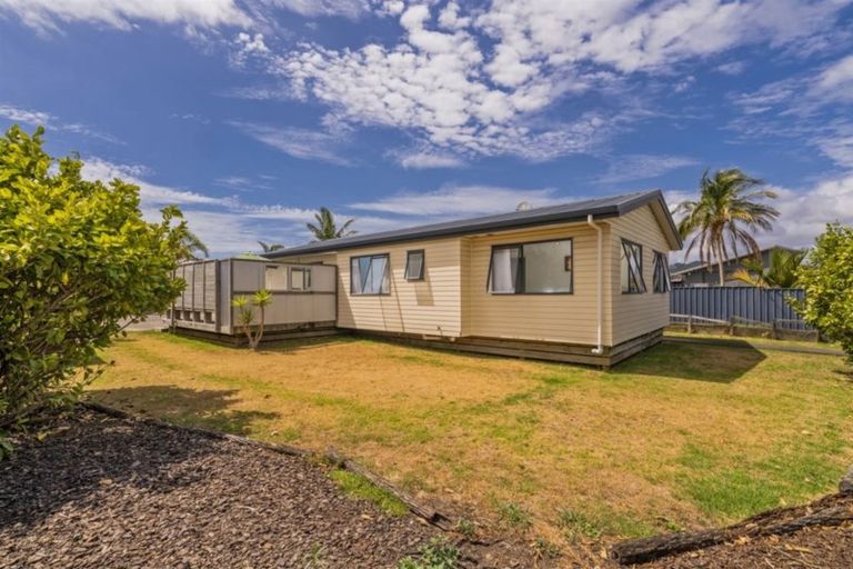 Photo of property in 43 Park Lane, Whitianga, 3510