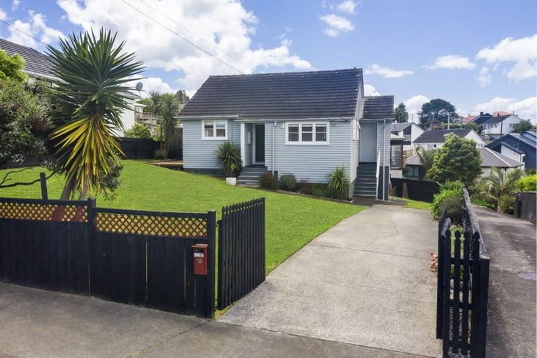Photo of property in 18 Inglewood Street, Wai O Taiki Bay, Auckland, 1072