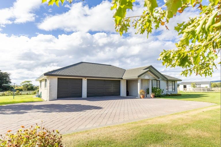 Photo of property in 205-233 Fitzherbert Road East, Aokautere, Palmerston North, 4471
