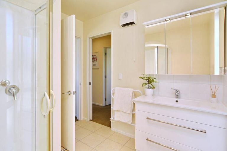 Photo of property in 1/38 Sawyers Arms Road, Northcote, Christchurch, 8052