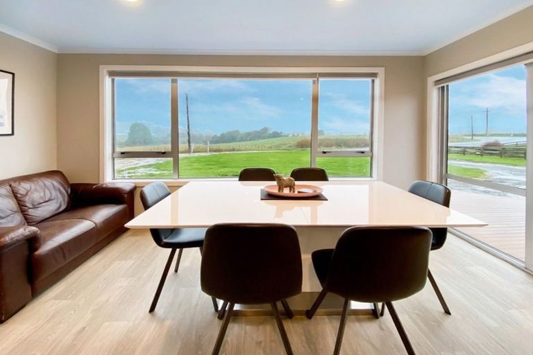 Photo of property in 20 Monteith Street, Halcombe, 4779