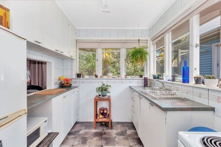 Photo of property in 115a Oceanview Road, Mount Maunganui, 3116