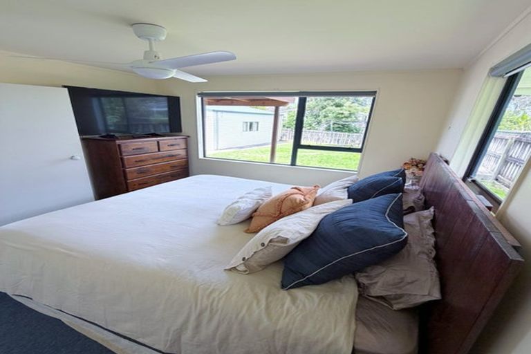 Photo of property in 33 Shearwater Street, One Tree Point, 0118