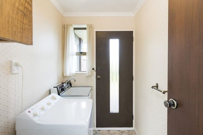 Photo of property in 2 Huhana Court, Hokowhitu, Palmerston North, 4410