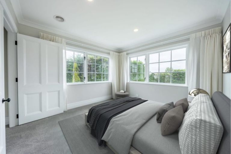 Photo of property in 29 Padnell Crescent, Paparangi, Wellington, 6037