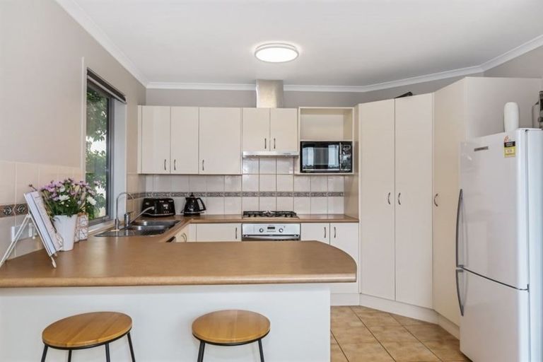 Photo of property in 4b Voyager Drive, Gulf Harbour, Whangaparaoa, 0930
