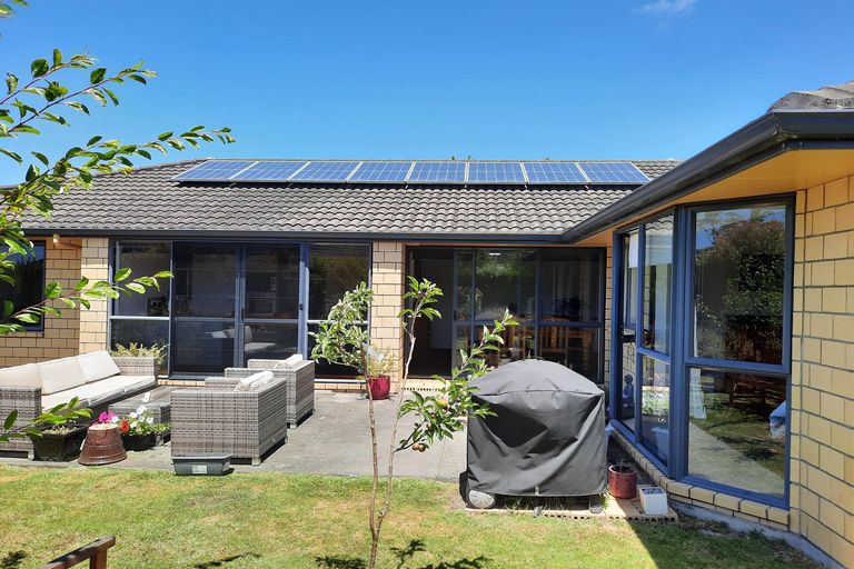 Photo of property in 16 Nautical Drive, Haruru, 0204