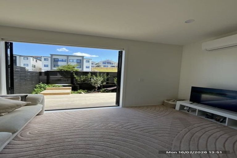 Photo of property in 2/21 Makomako Drive, Orewa, 0931