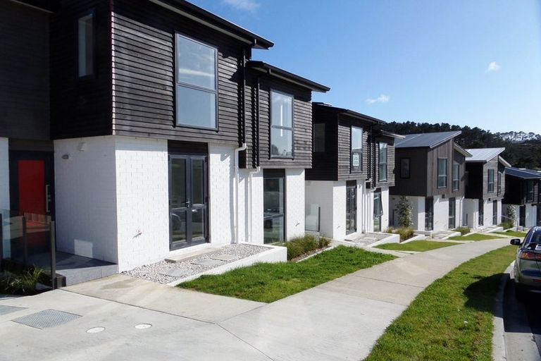 Photo of property in 19/10 Silver Moon Road, Albany Heights, Auckland, 0632