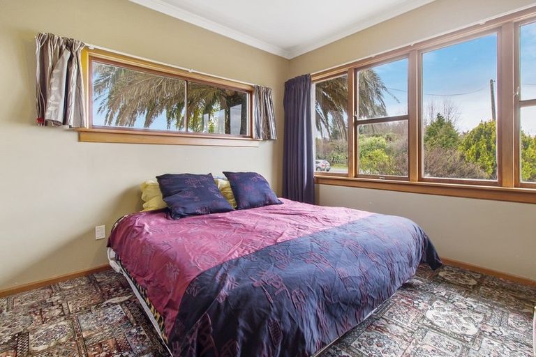 Photo of property in 65 Timaru Road, Waimate, 7924